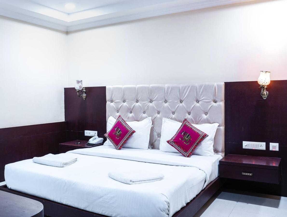 Hide-in - A Lake View Boutique Hotel 4*