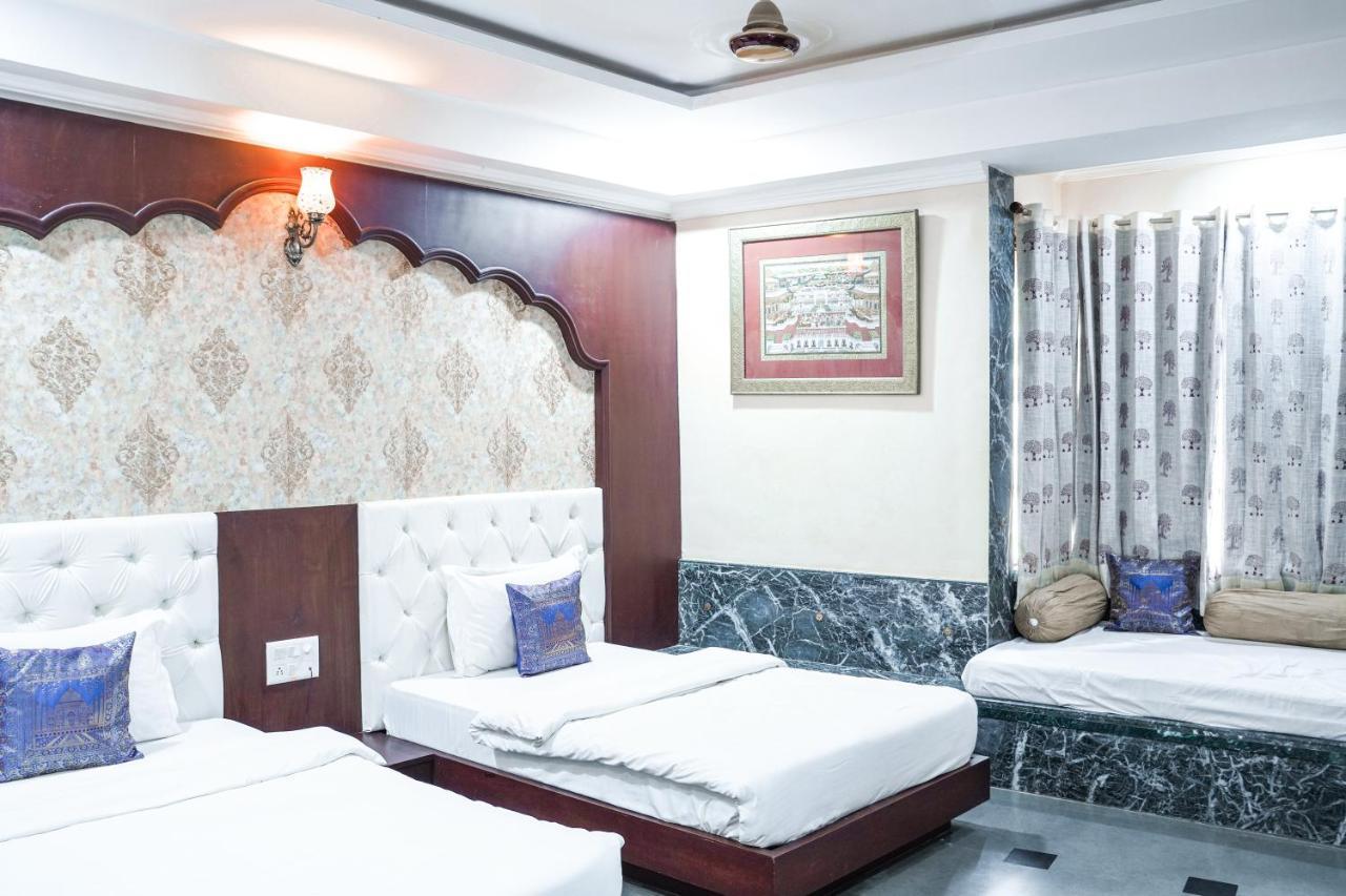 Hide-in - A Lake View Boutique 4*