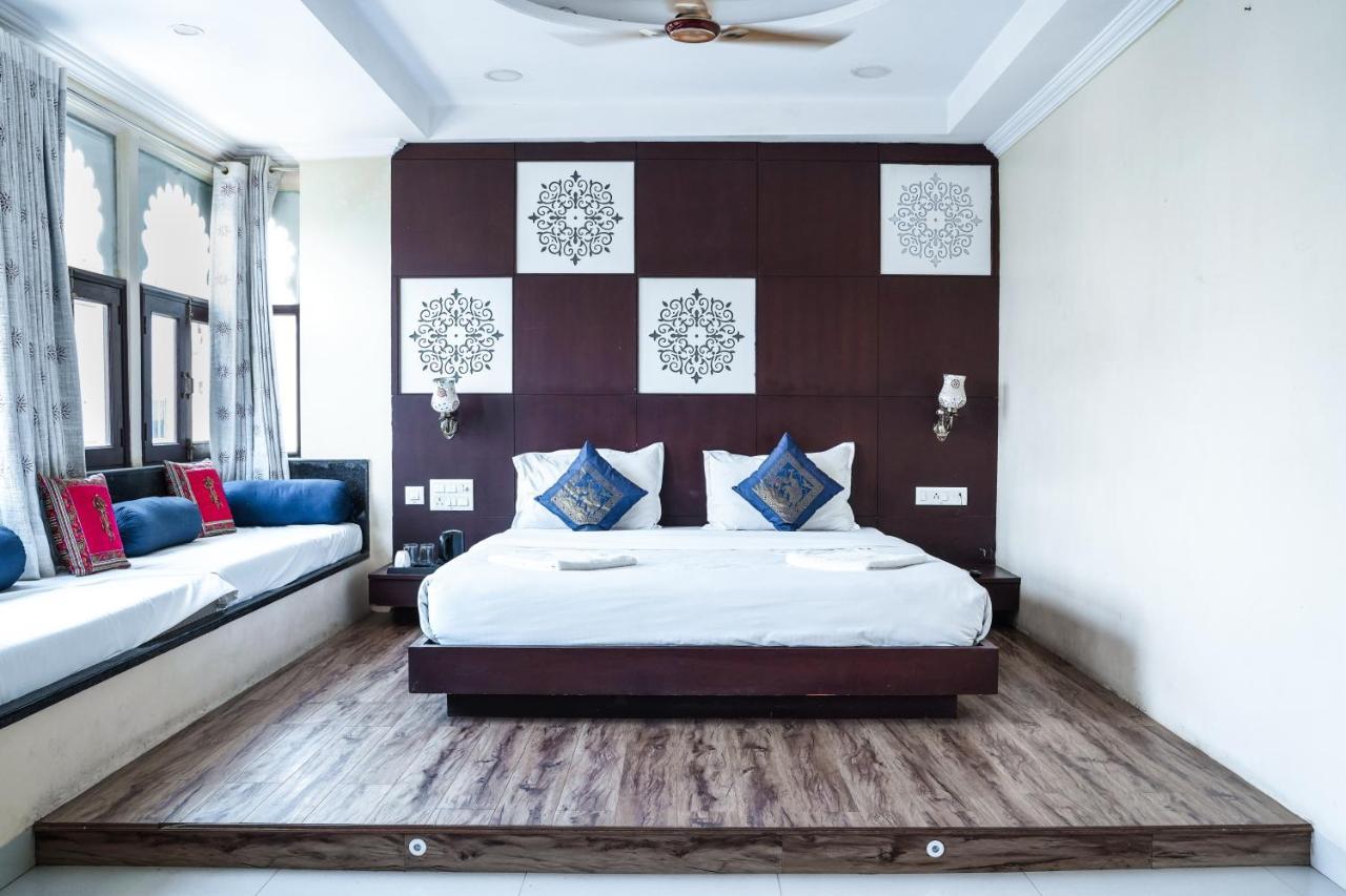 Hide-in - A Lake View Boutique Hotel 4*