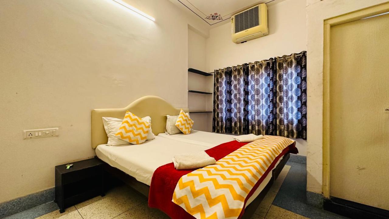 Maa Ji House On Pichola Hostel