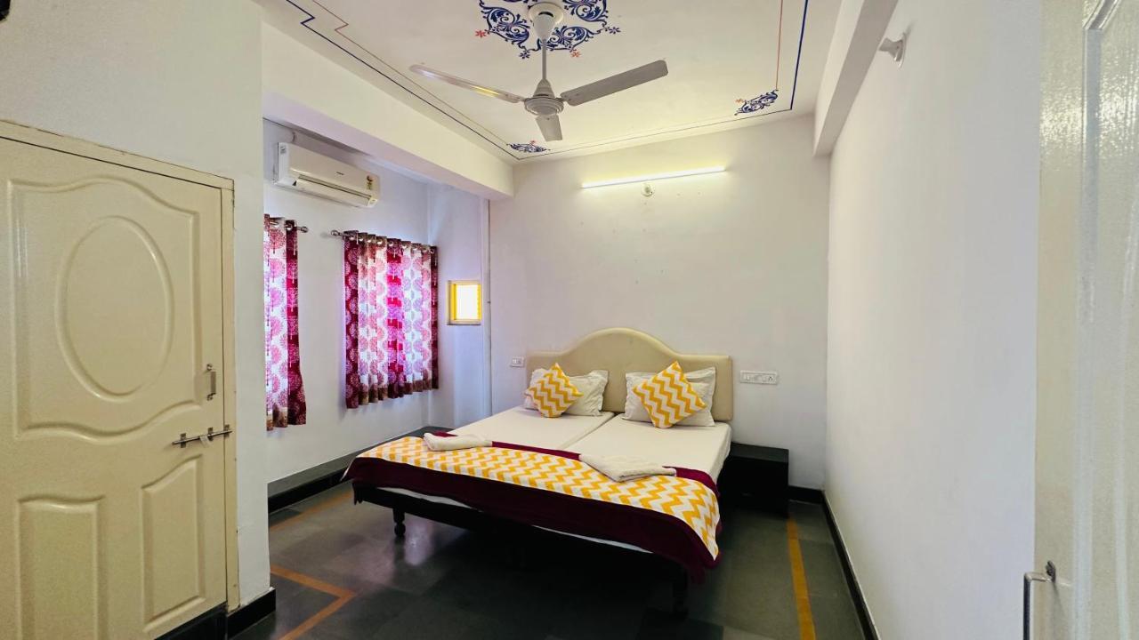 Maa Ji House On Pichola Udaipur