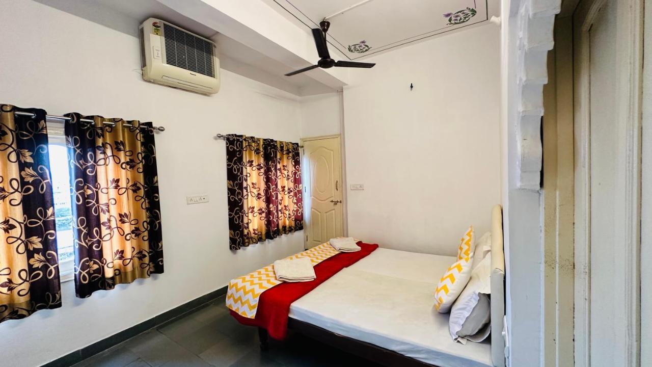 Hostel Maa Ji House On Pichola *