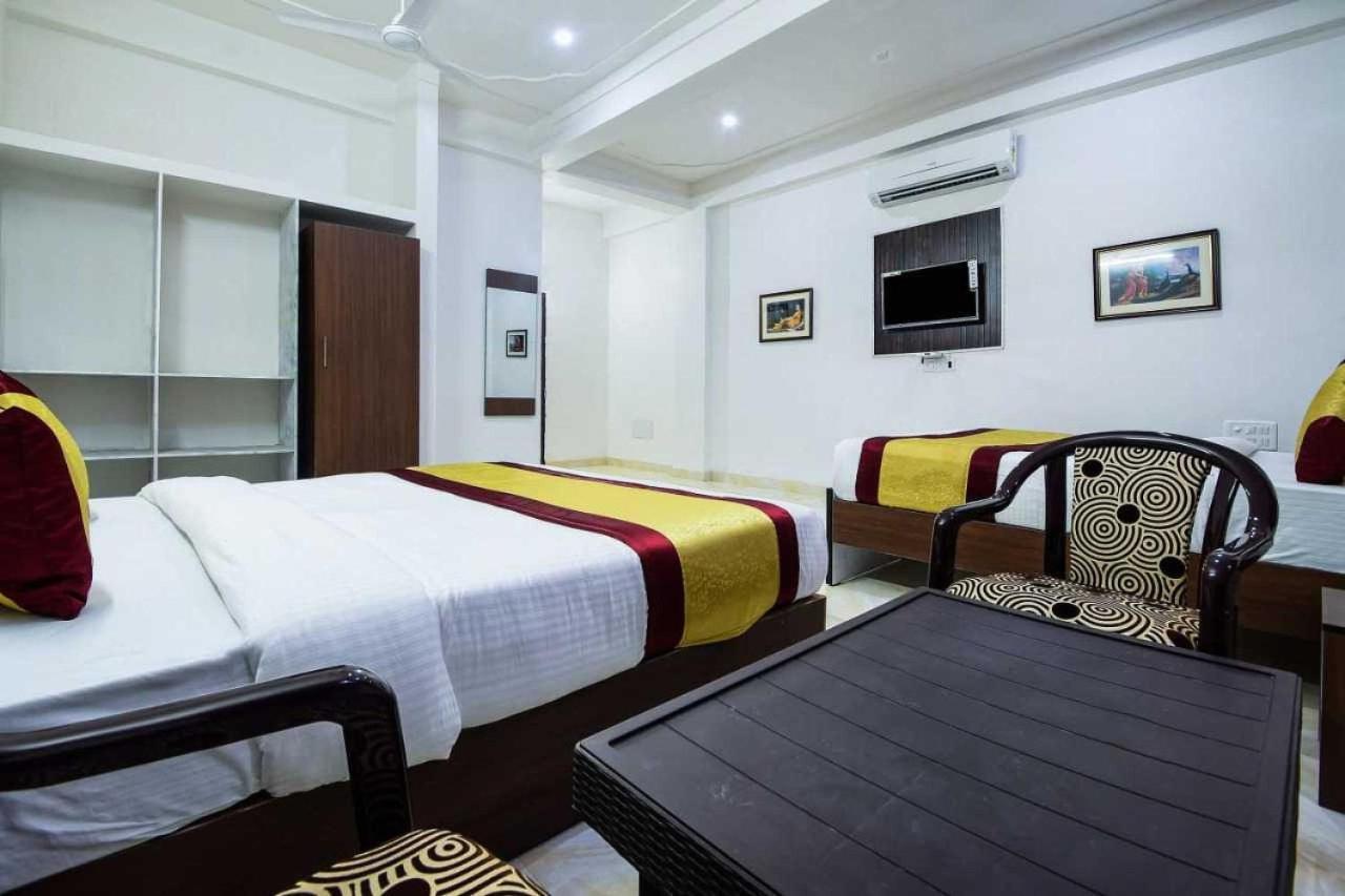 Hotel Collection O Vallabh 3*