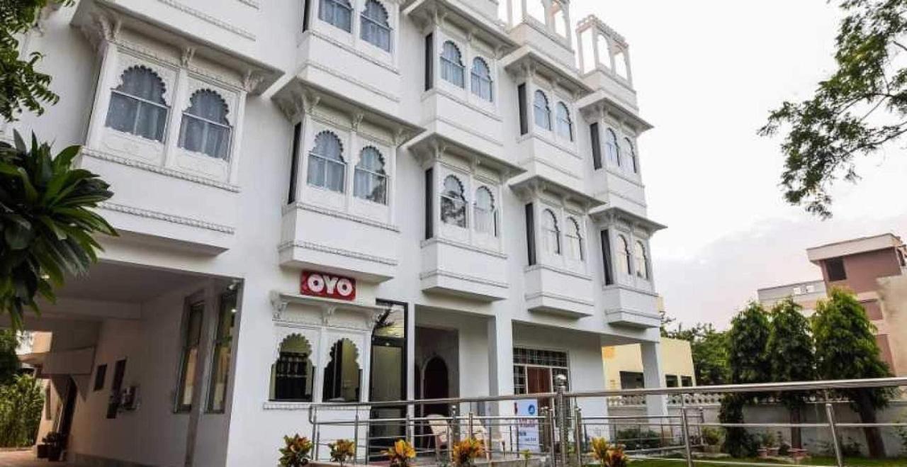 Hotel Collection O Vallabh 3*