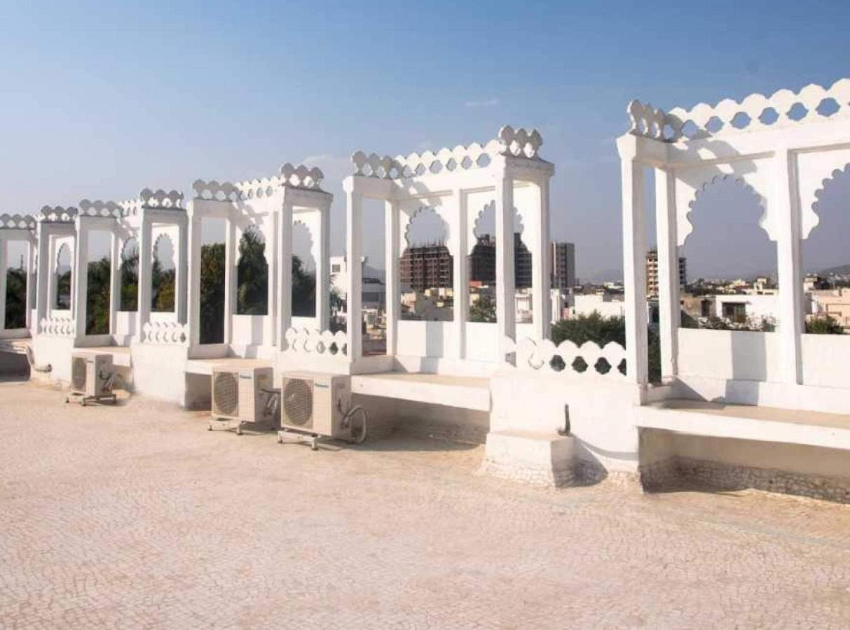 Collection O Vallabh Udaipur