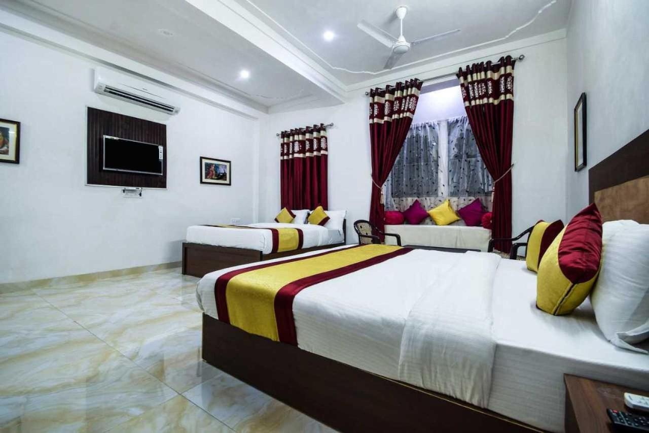 Hotel Collection O Vallabh 3*