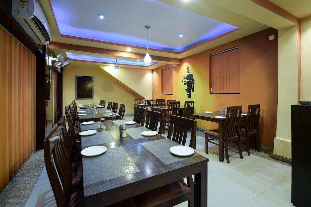 Hotel Oyo Hiran Magri Sector 13 Udaipur