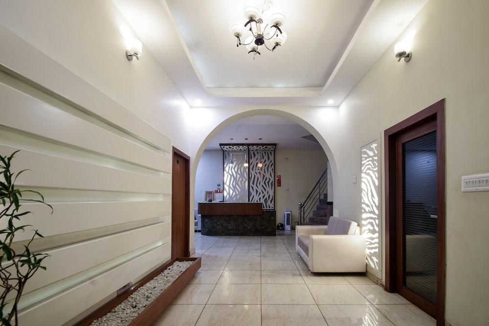 Oyo Hiran Magri Sector 13 Hotel