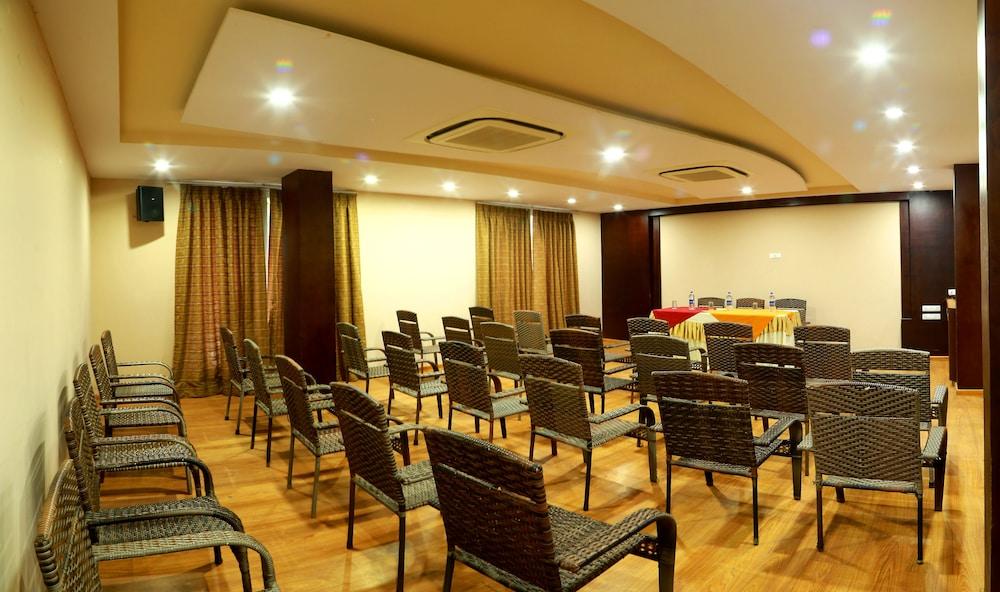 Royal Palm - A Budget In 3* Udaipur