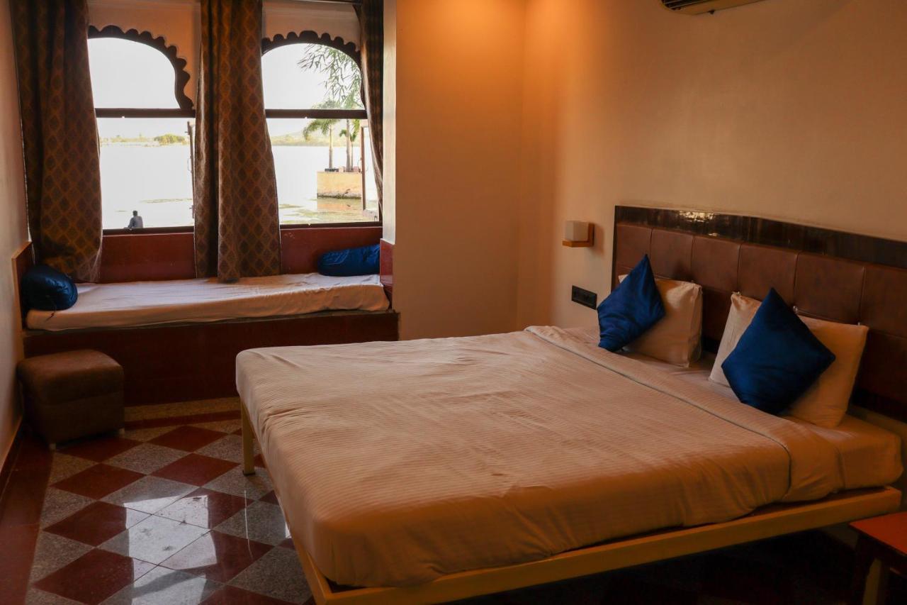 Lakeside Hotel 4*