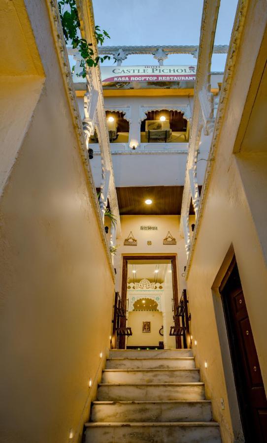 Castle Pichola 3* Udaipur