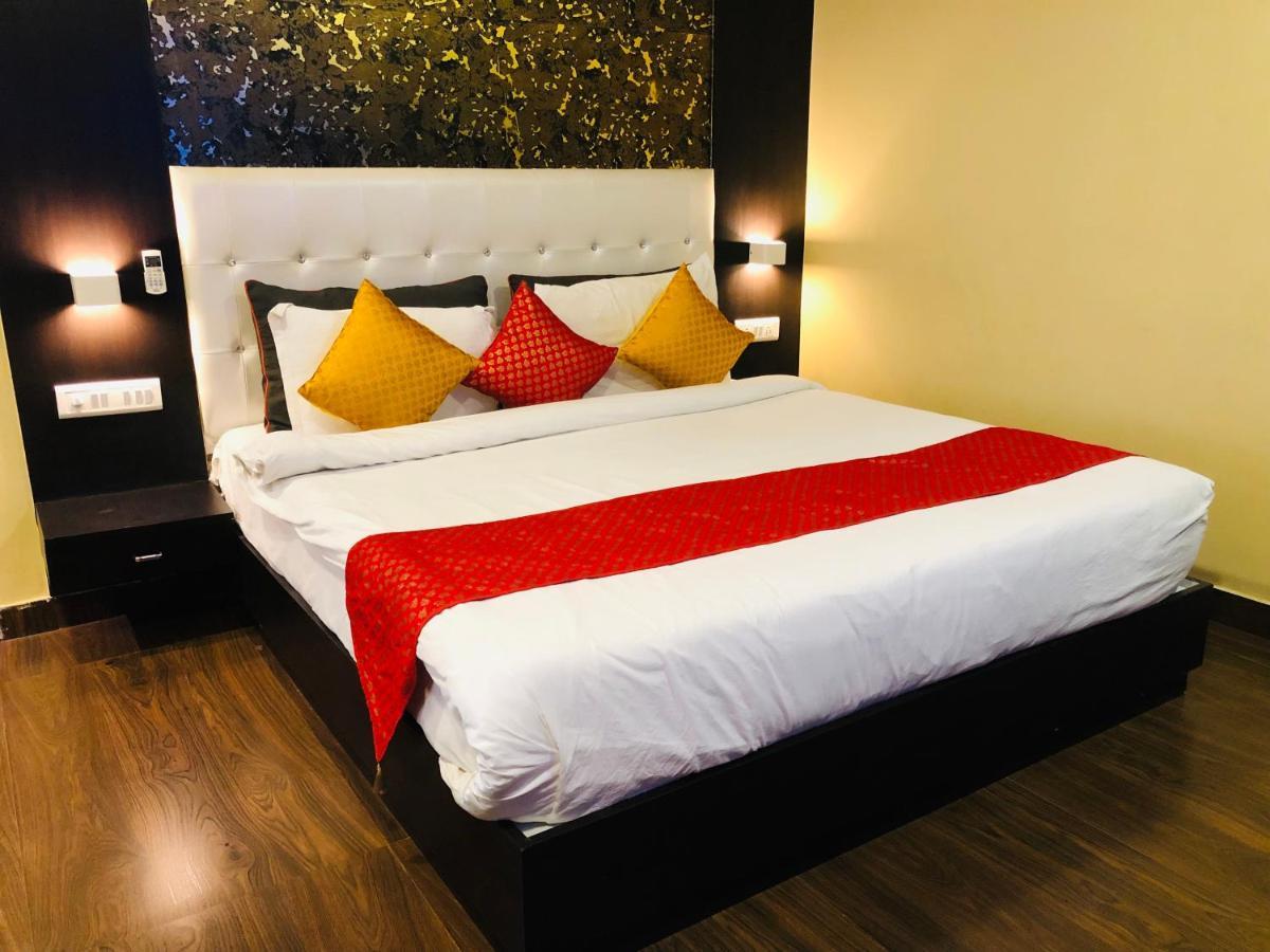 Hotel Grand Bhaagwat - Selling Of The Year - Beautifull Rooftop Terrace