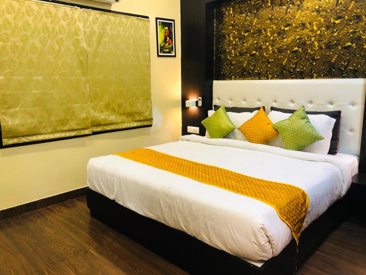 Grand Bhaagwat - Selling Of The Year - Beautifull Rooftop Terrace Hotel