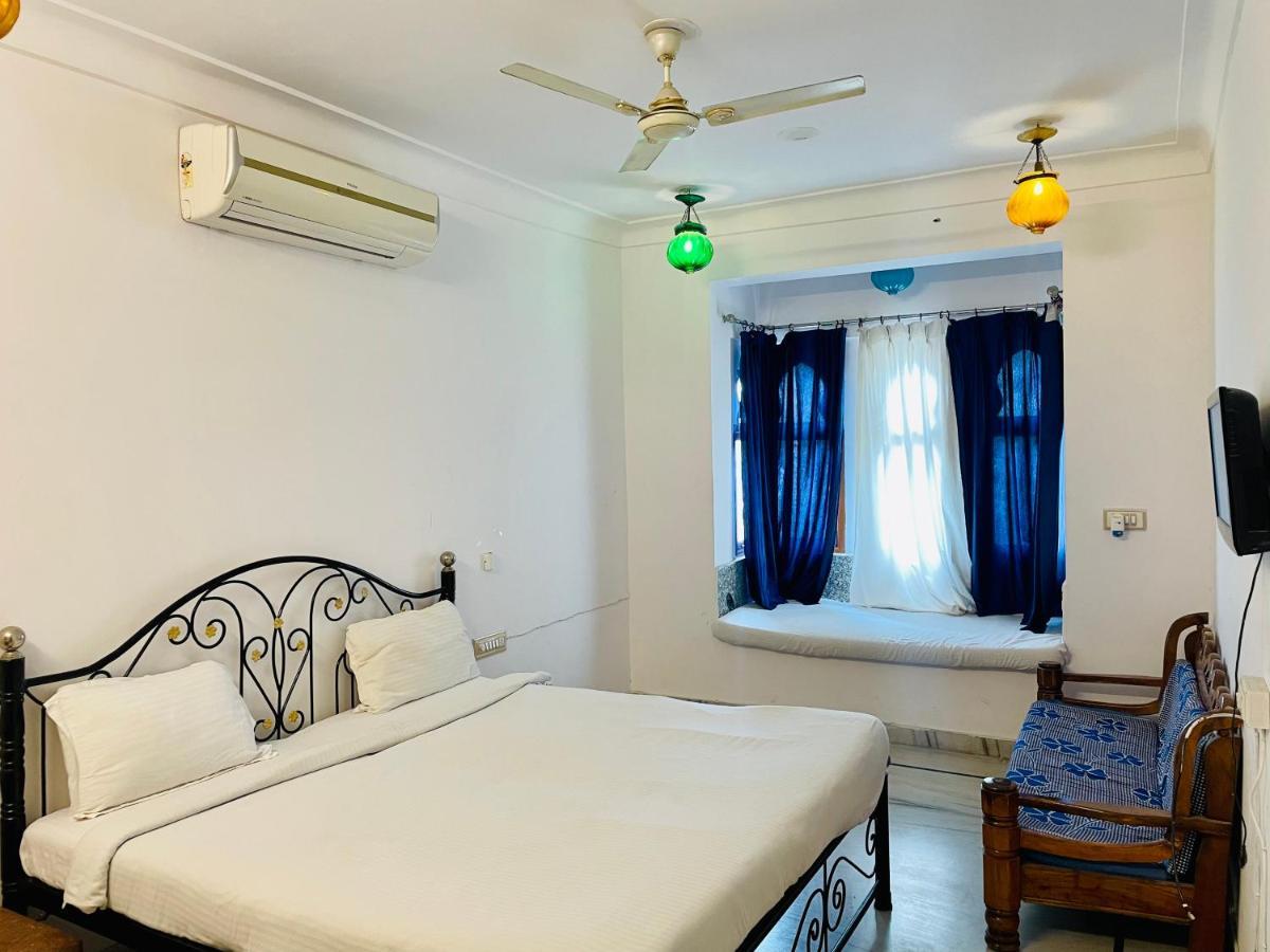Lakeside Hotel 4*