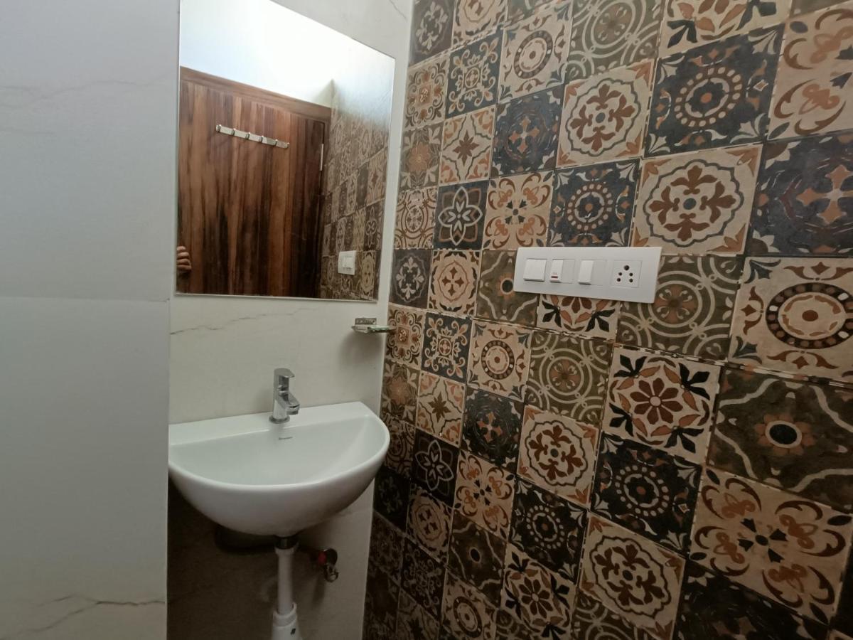 Hotel Vrinda Inn 3*