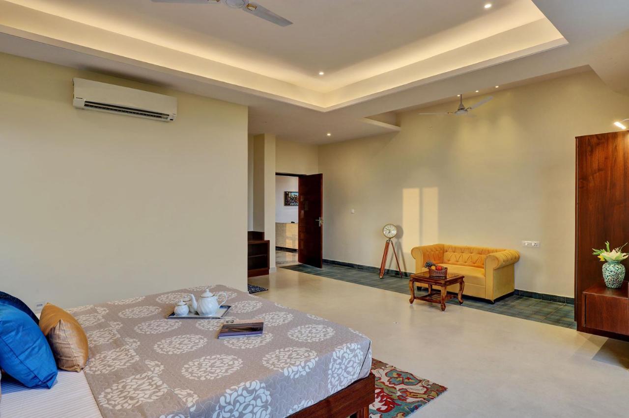 Stayvista'S Tryst With Valleys - Hill-View Villa With Private Pool, Jacuzzi & Games Room Villa *