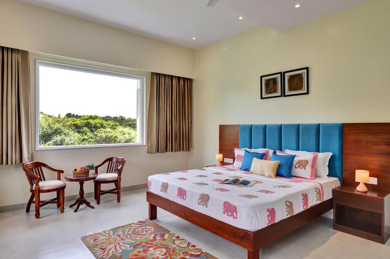 Stayvista'S Tryst With Valleys - Hill-View Villa With Private Pool, Jacuzzi & Games Room * Udaipur