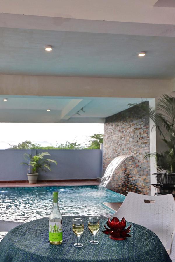 Stayvista'S Tryst With Valleys - Hill-View Villa With Private Pool, Jacuzzi & Games Room