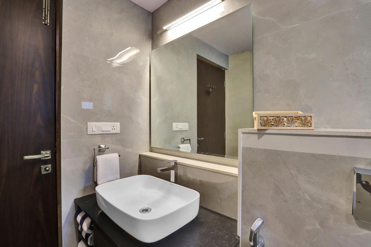Stayvista'S Tryst With Valleys - Hill-View Villa With Private Pool, Jacuzzi & Games Room * Udaipur