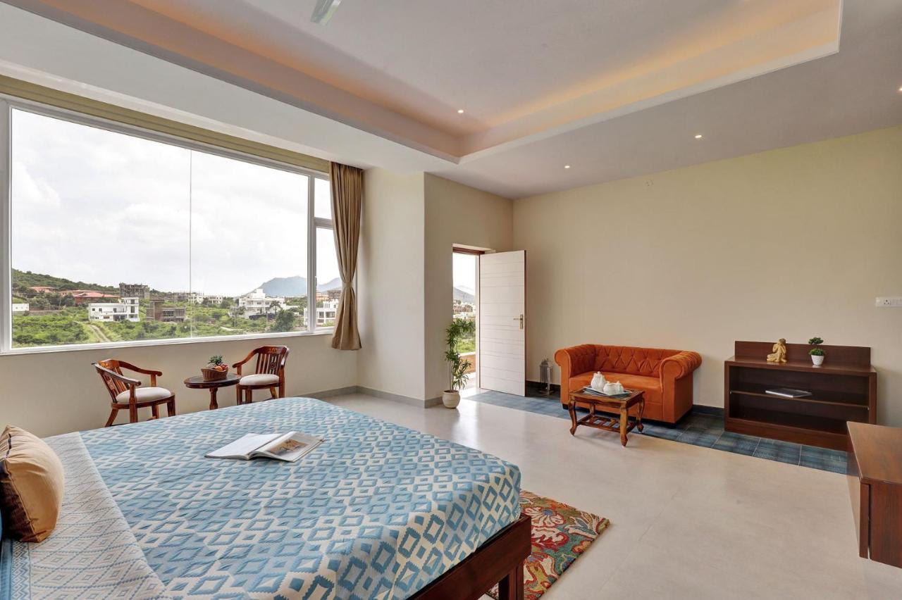 Stayvista'S Tryst With Valleys - Hill-View Villa With Private Pool, Jacuzzi & Games Room *