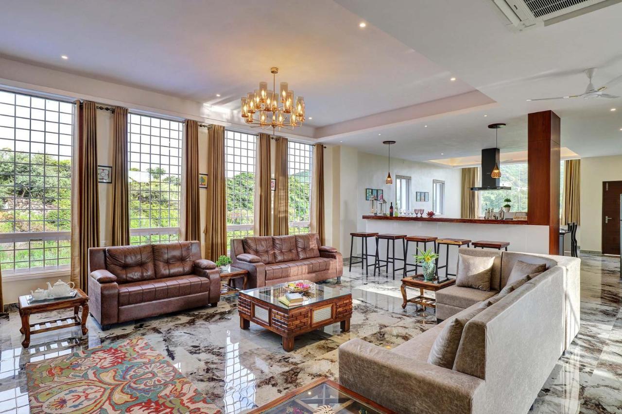 Villa Stayvista'S Tryst With Valleys - Hill-View Villa With Private Pool, Jacuzzi & Games Room *