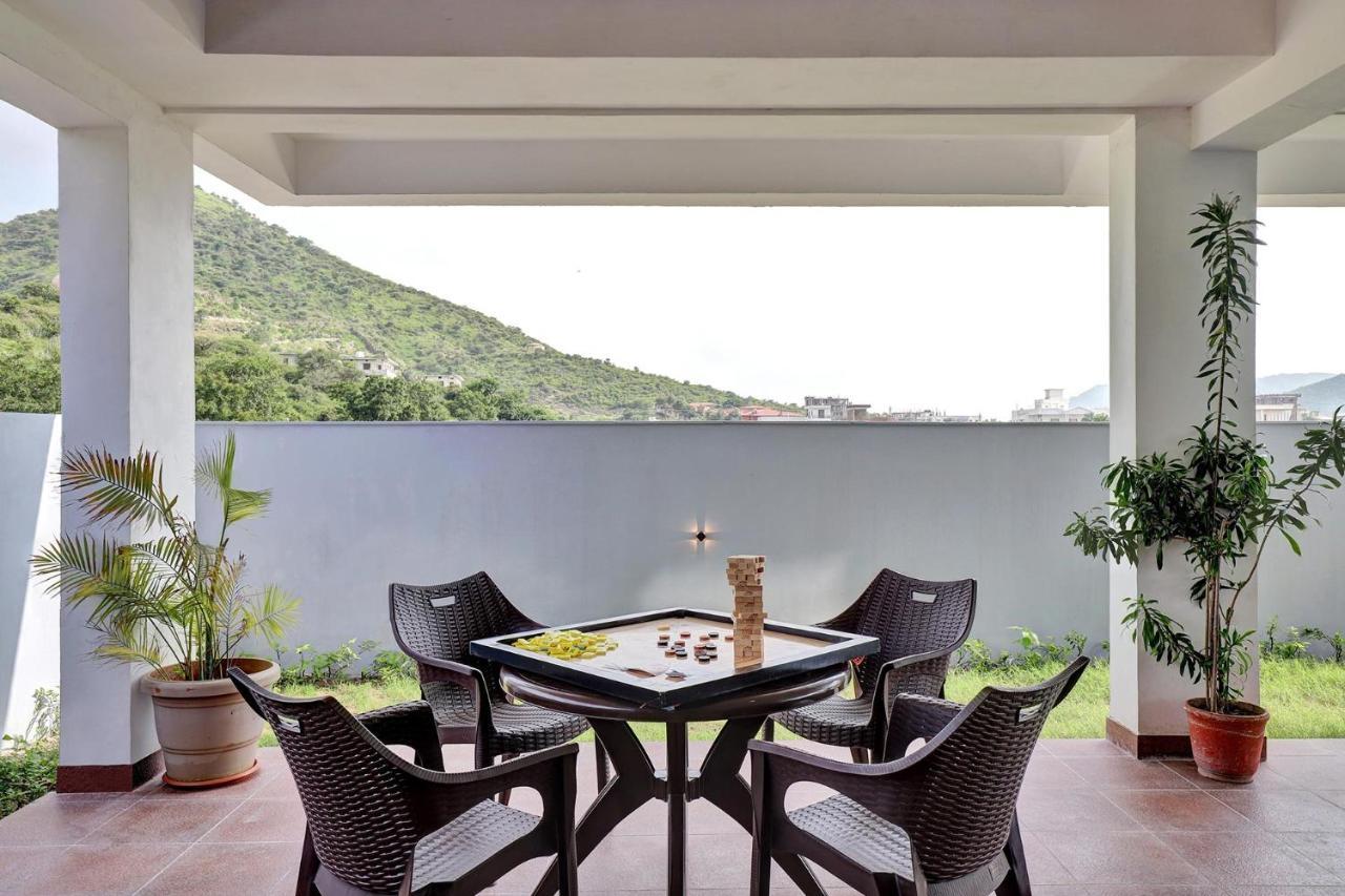Stayvista'S Tryst With Valleys - Hill-View Villa With Private Pool, Jacuzzi & Games Room * Udaipur