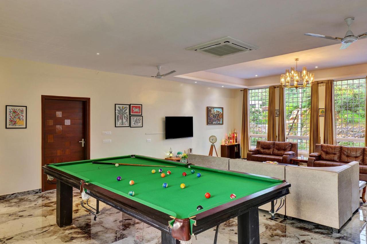 Stayvista'S Tryst With Valleys - Hill-View Villa With Private Pool, Jacuzzi & Games Room Udaipur
