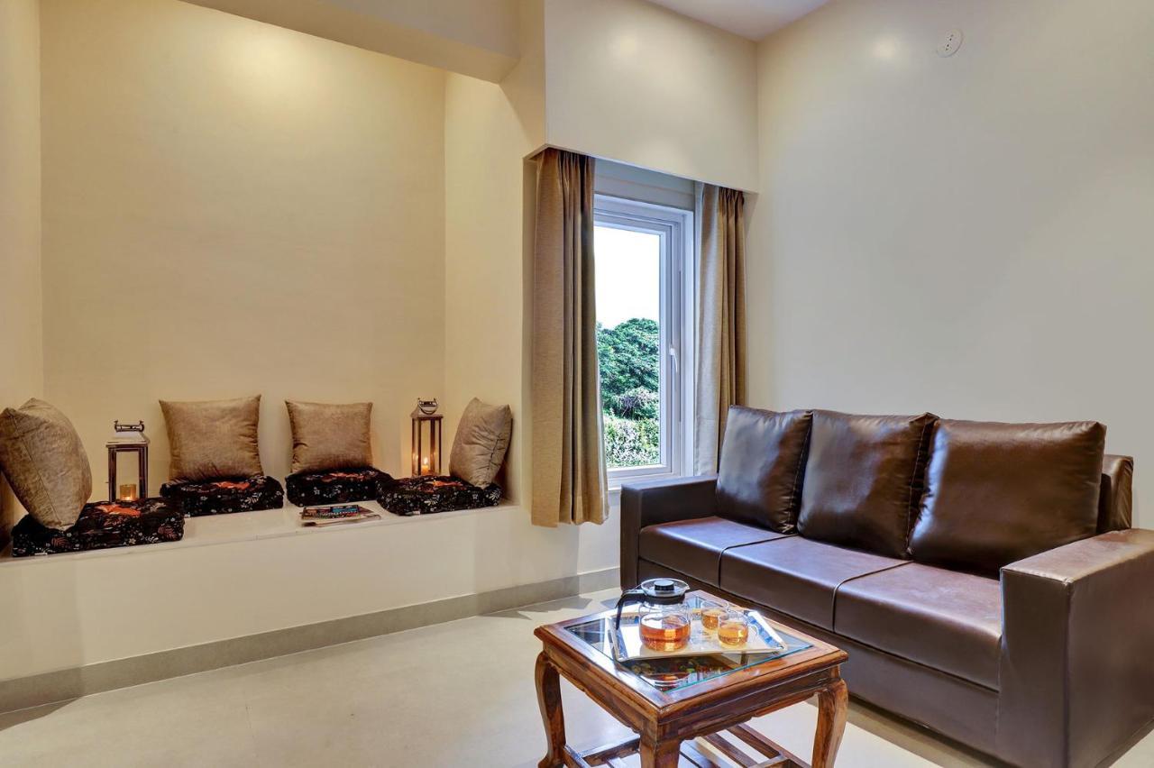 Stayvista'S Tryst With Valleys - Hill-View Villa With Private Pool, Jacuzzi & Games Room Villa