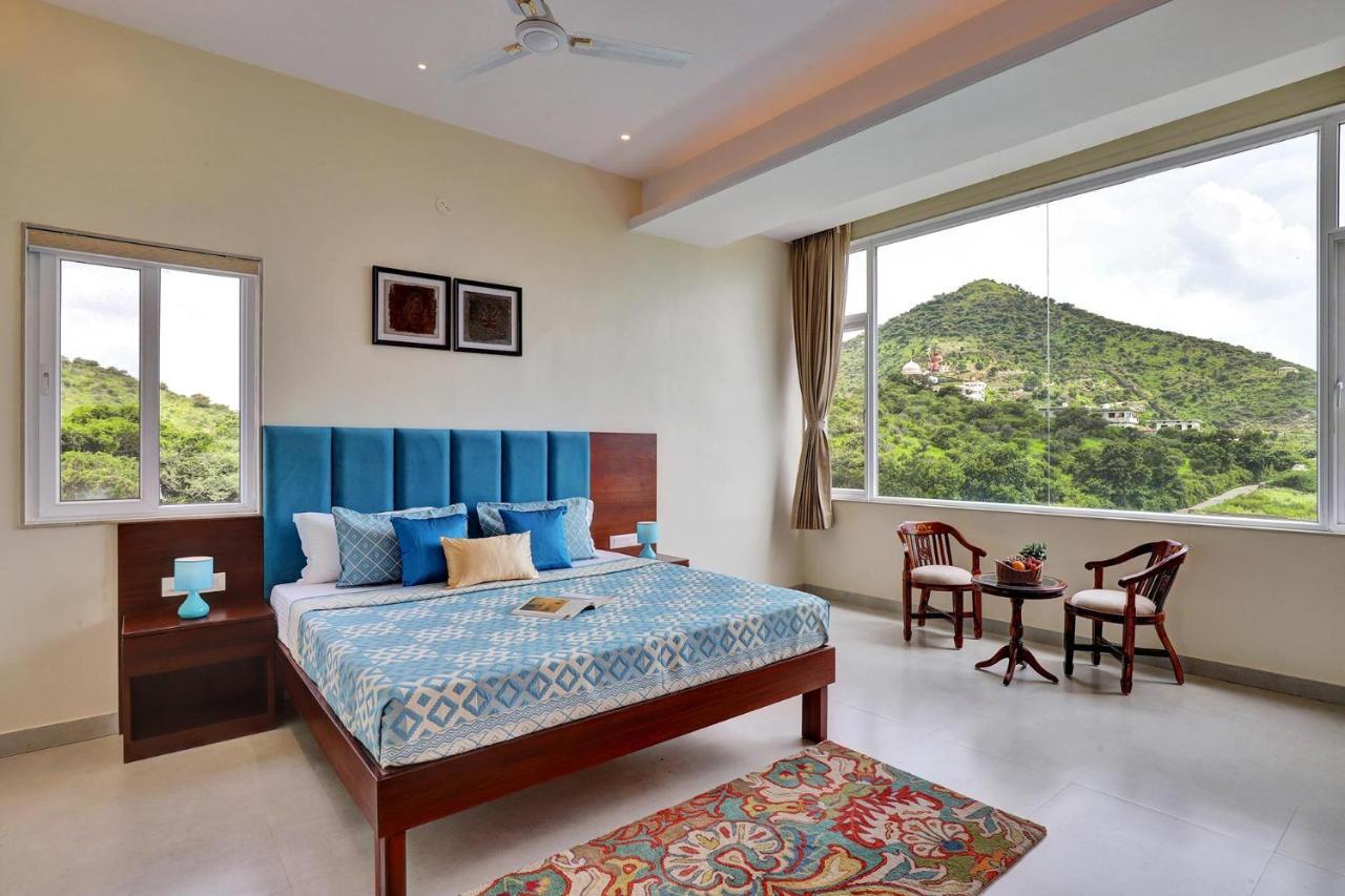 Stayvista'S Tryst With Valleys - Hill-View Villa With Private Pool, Jacuzzi & Games Room Villa *