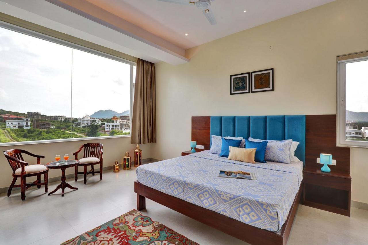 Villa Stayvista'S Tryst With Valleys - Hill-View Villa With Private Pool, Jacuzzi & Games Room
