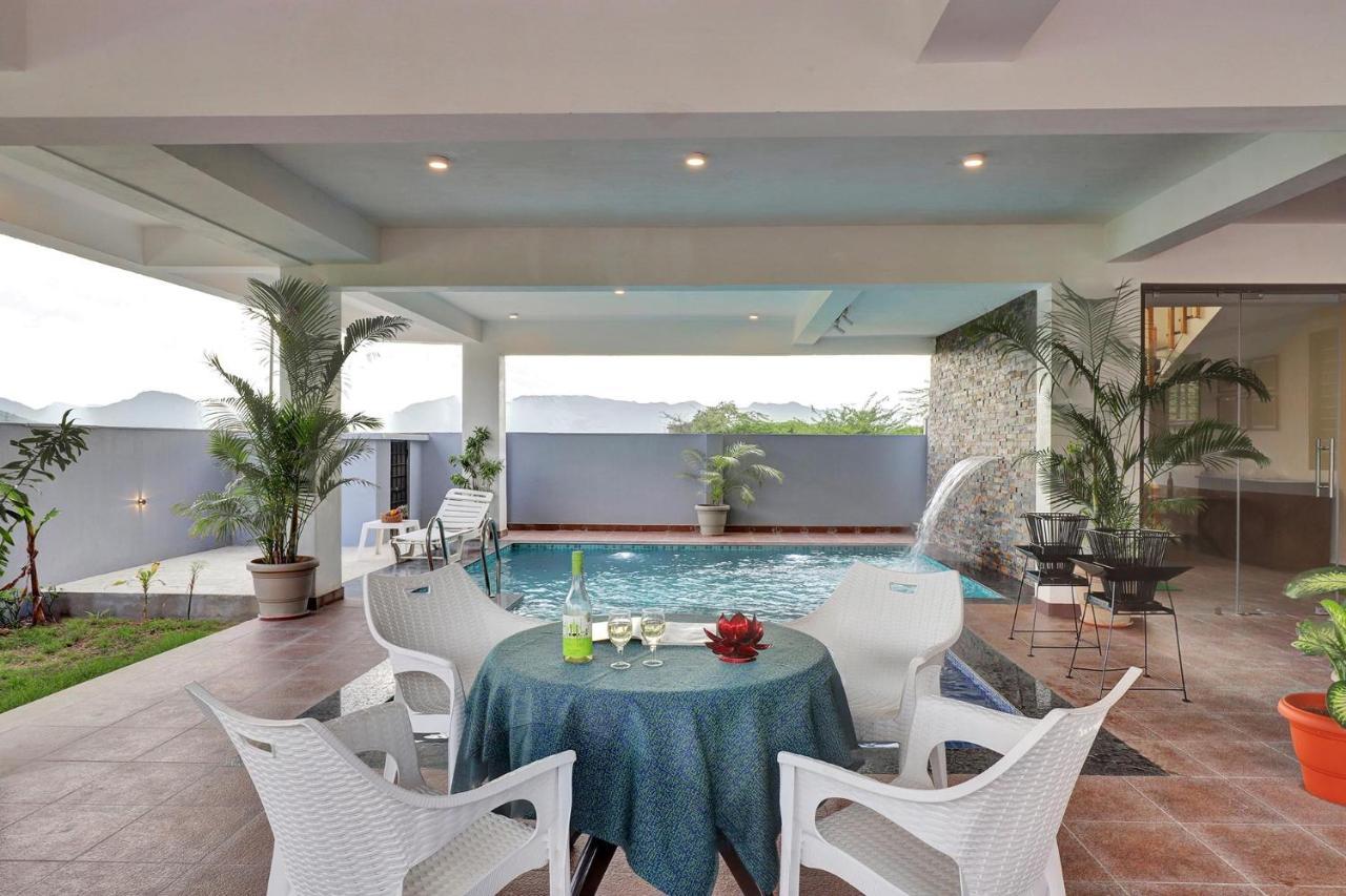 Stayvista'S Tryst With Valleys - Hill-View Villa With Private Pool, Jacuzzi & Games Room