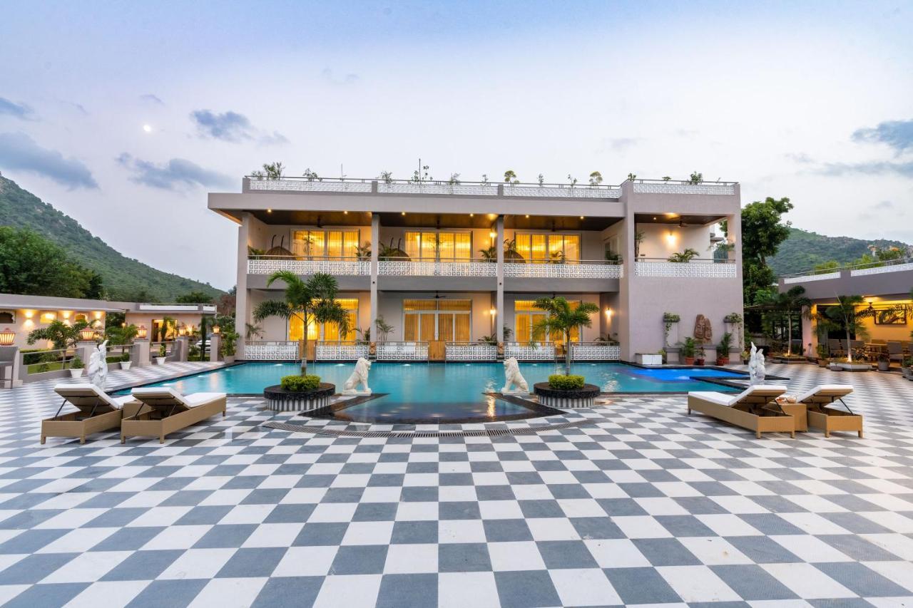 Resort Mountain Creek Udaipur
