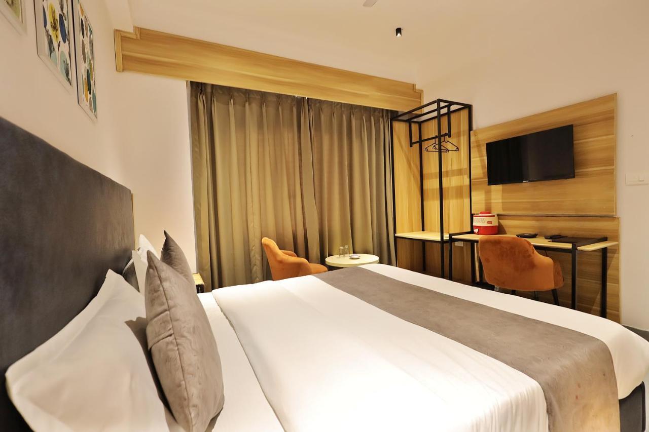 Hotel Sparkle Just 400 Meters From Railway Station Udaipur