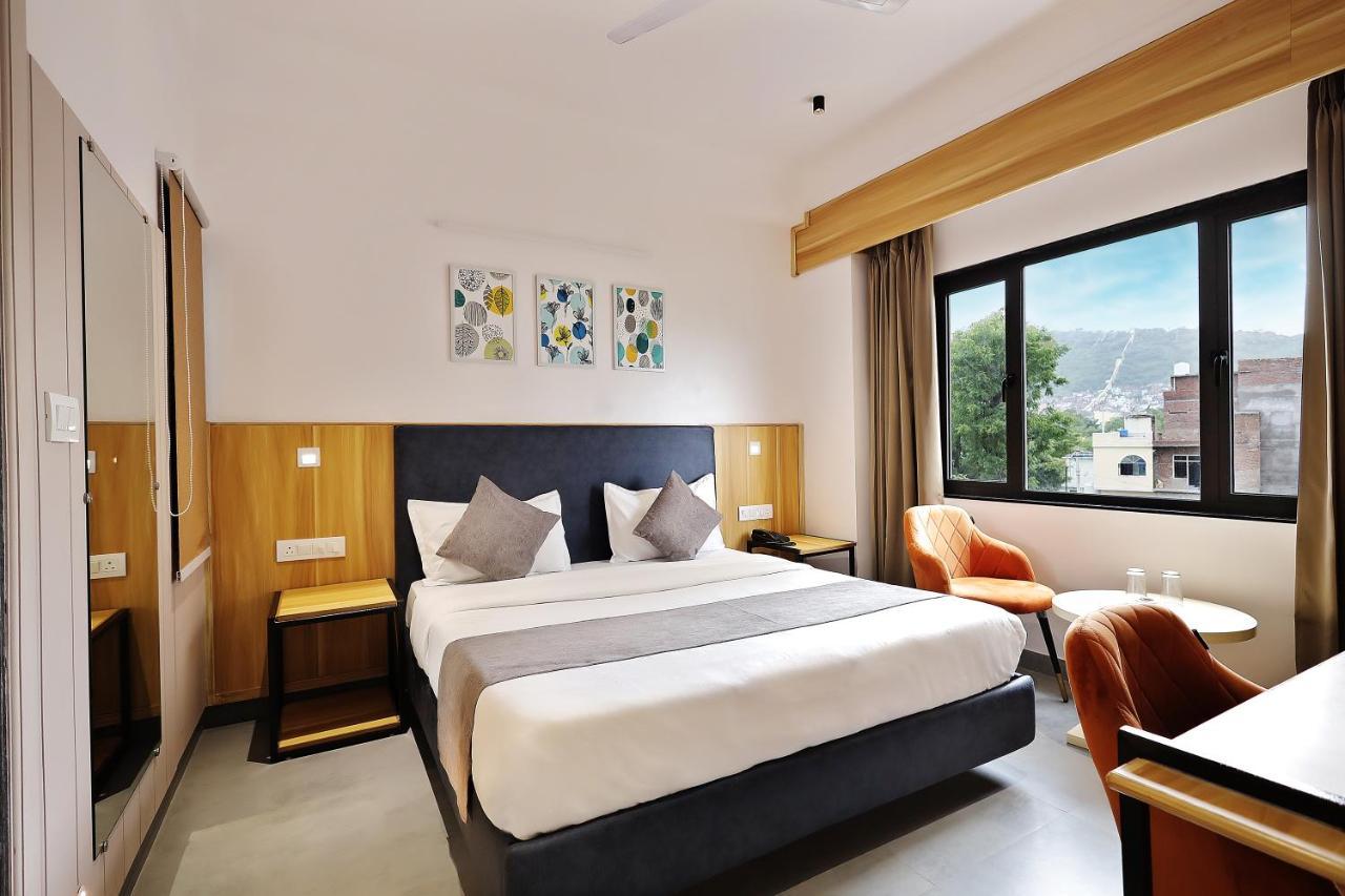 Hotel Sparkle Just 400 Meters From Railway Station Udaipur