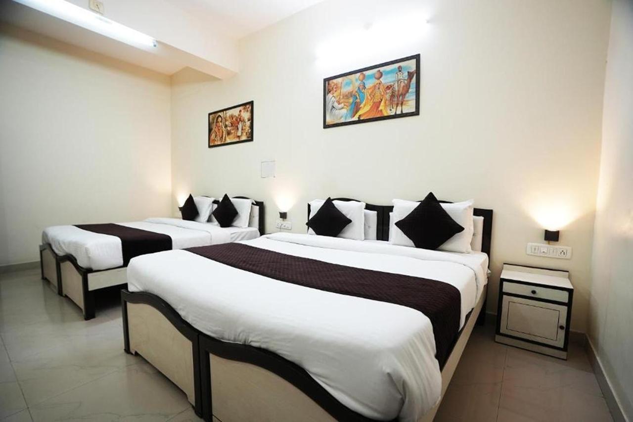 Hotel Lotus Near Railway Station