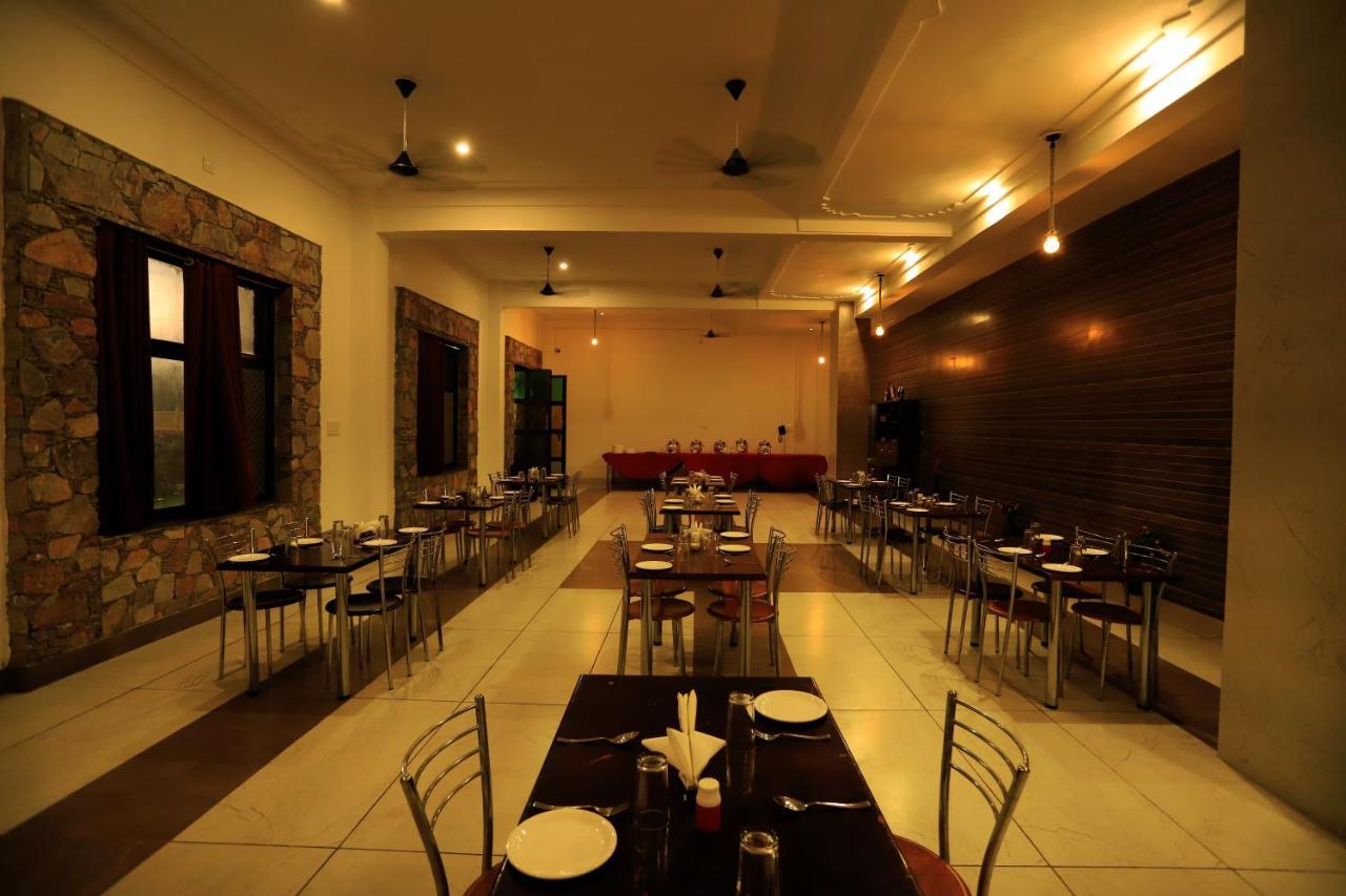 Riviera Madaar 3*