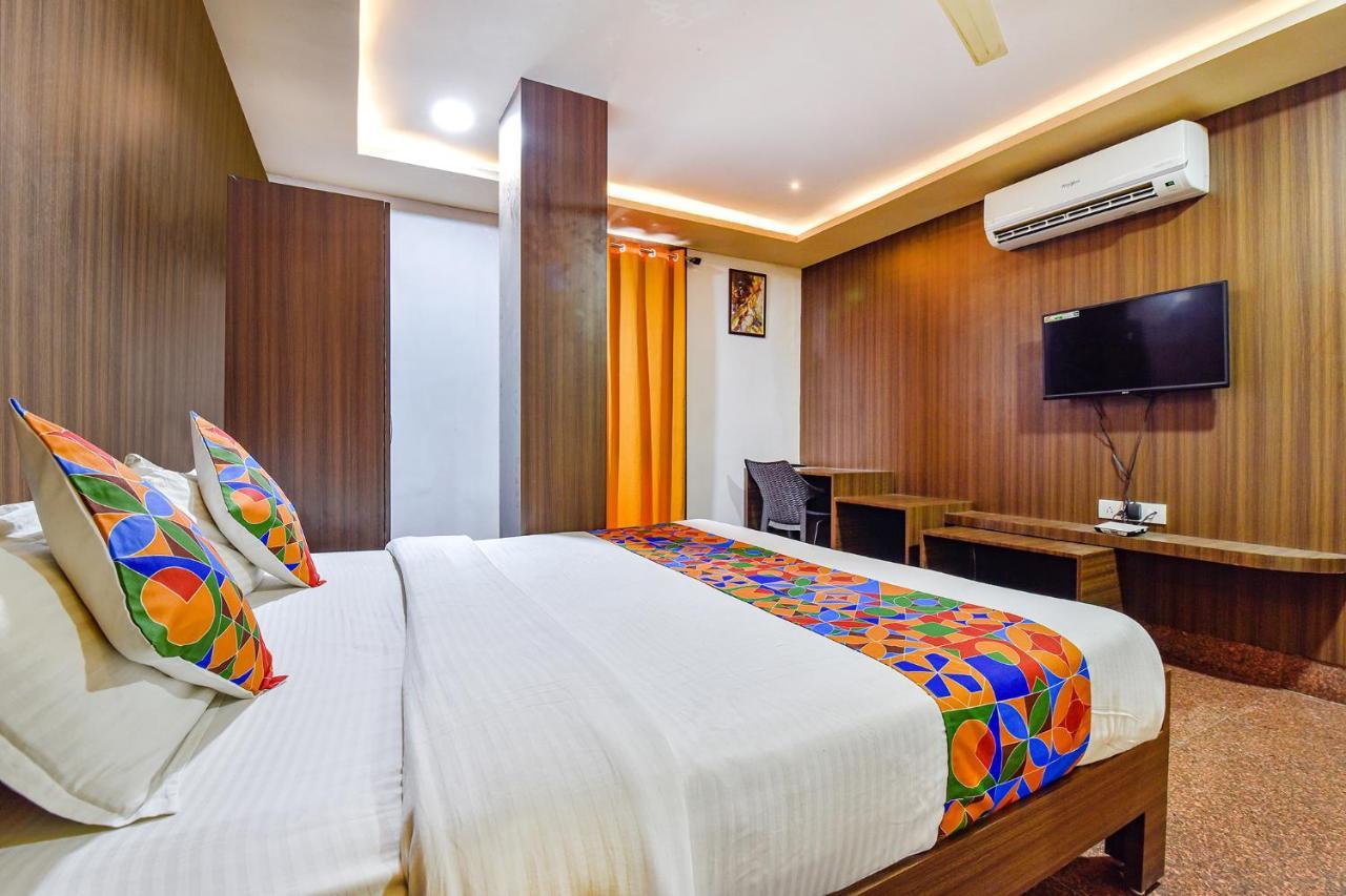 Hotel Fabhotel Tak Inn 3*
