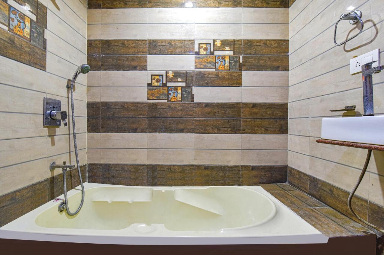 Fabhotel Tak Inn