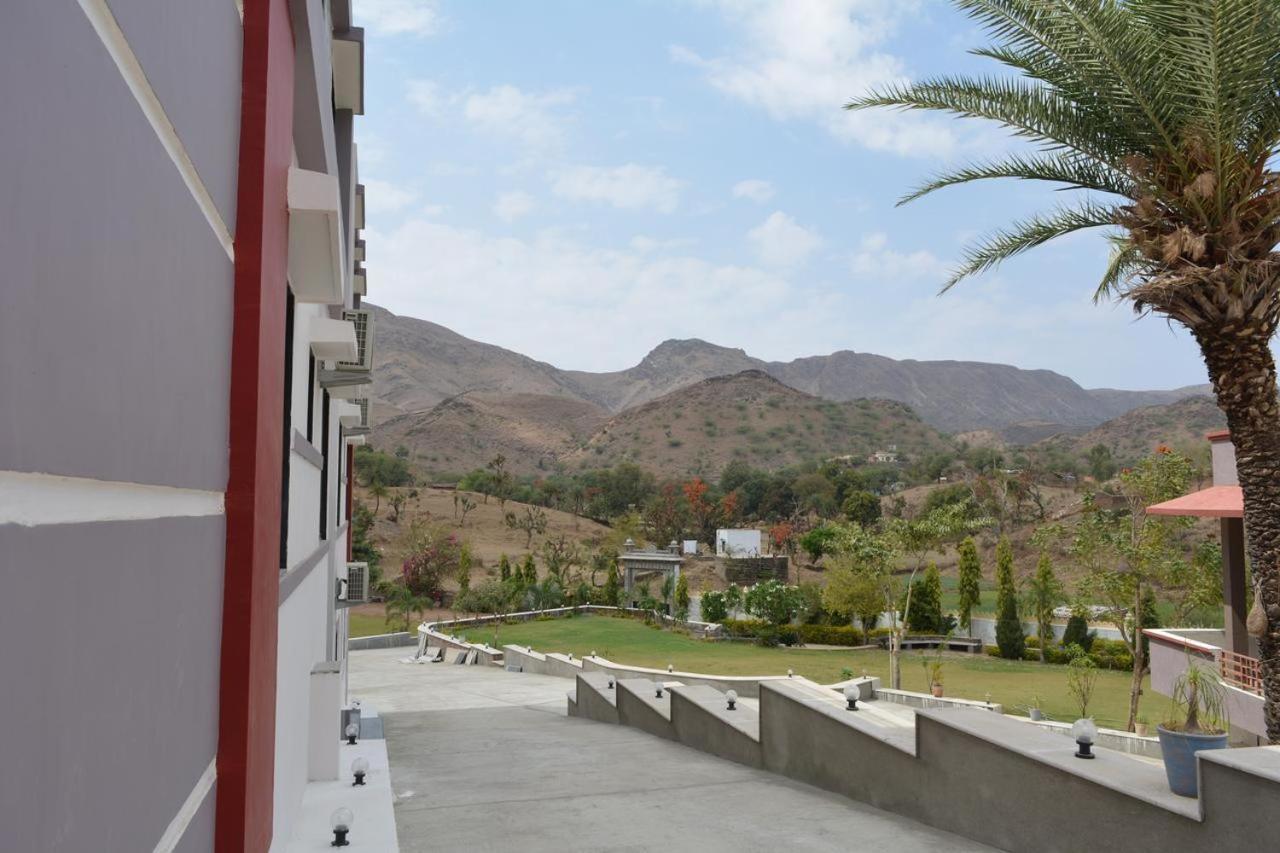 Meera Valley By Nexottel Resort