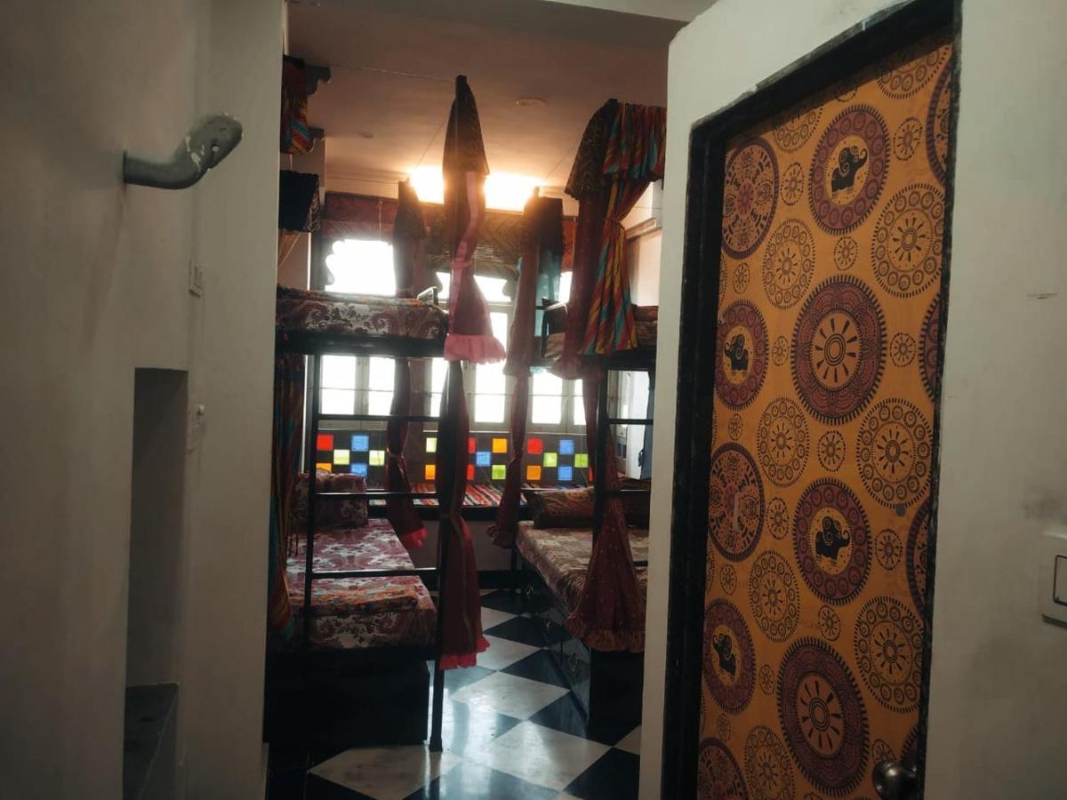 Lakshmi Darshan Gokhada , Stay, And Complete Family Sojourn Homestay Udaipur