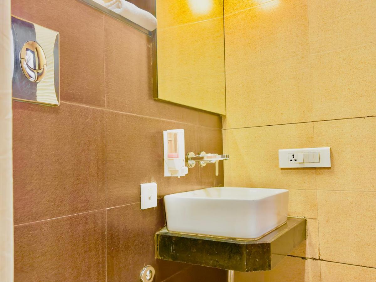 Narayana - Corporate And Family In The 3*