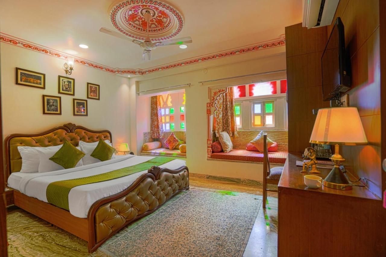 Hotel Royal Rafahiya - A Rooftop View Near Pichola 4*