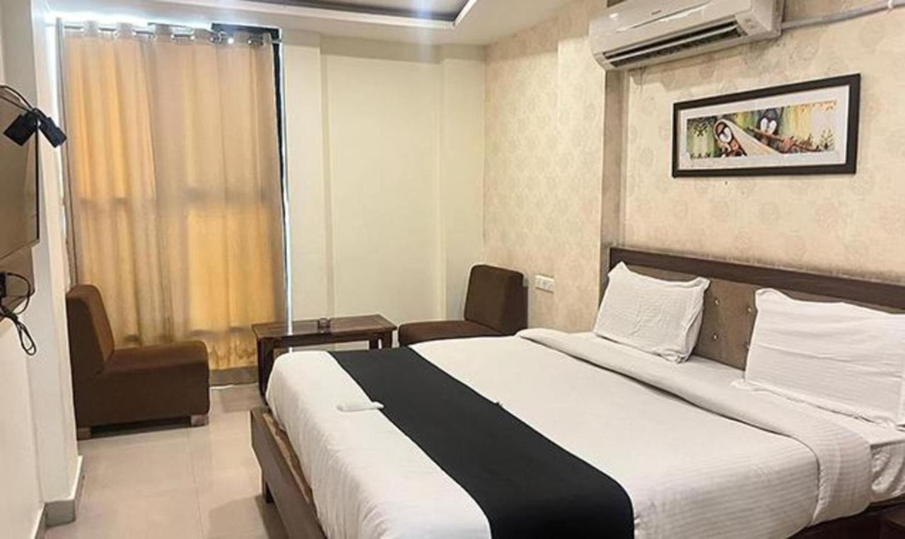 Fabhotel Prime Golden Feather 2*