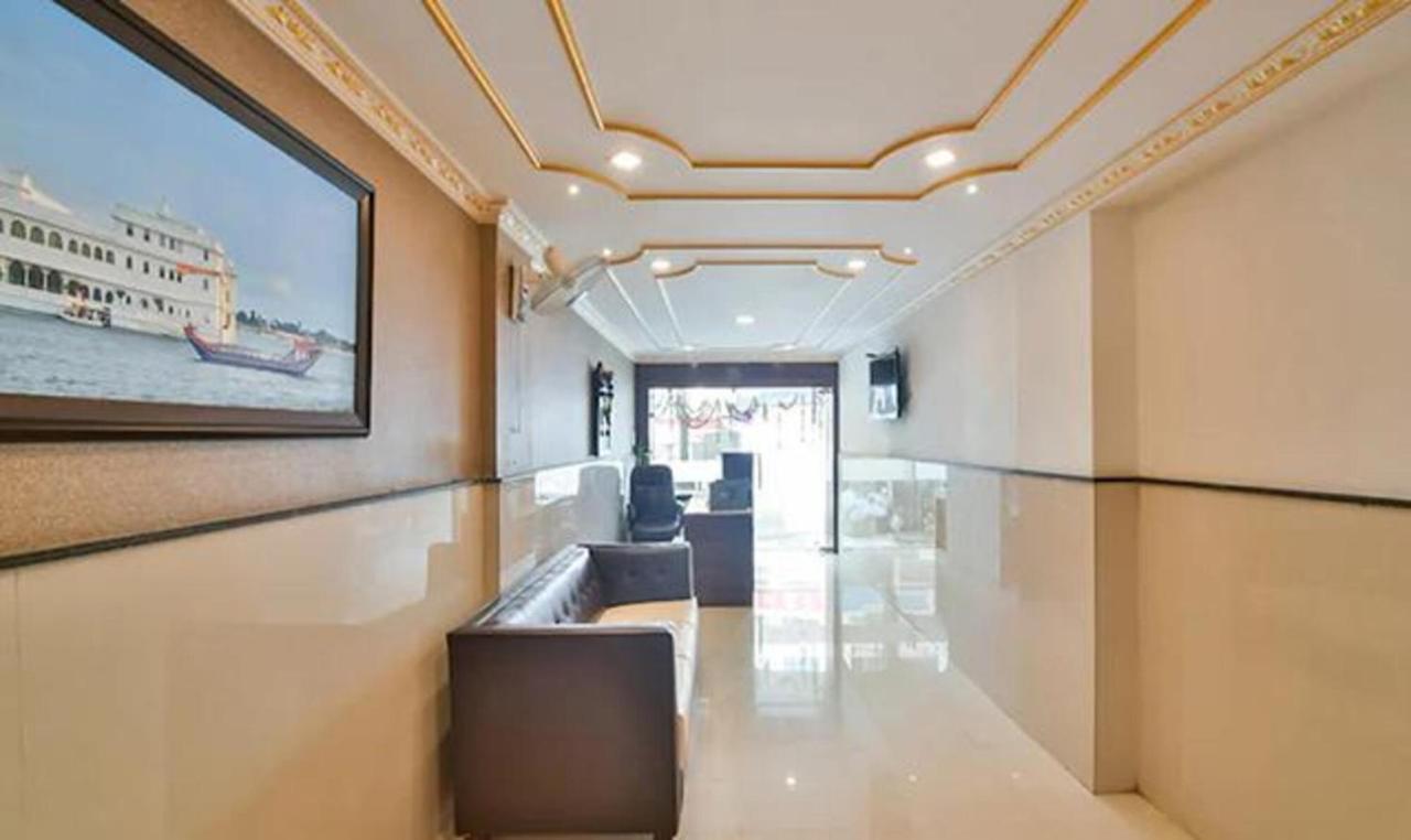 Hotel Fabhotel Prime Golden Feather 2*
