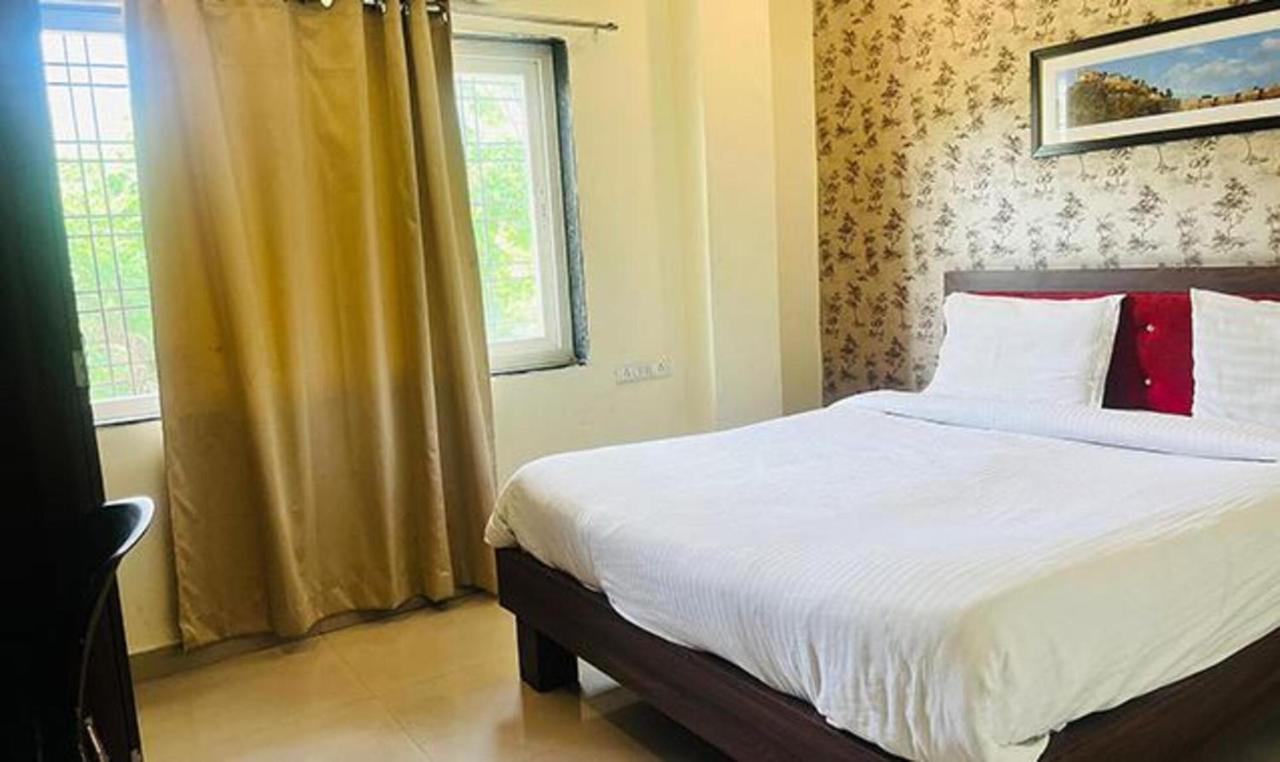 Hotel Fabhotel Prime Golden Feather
