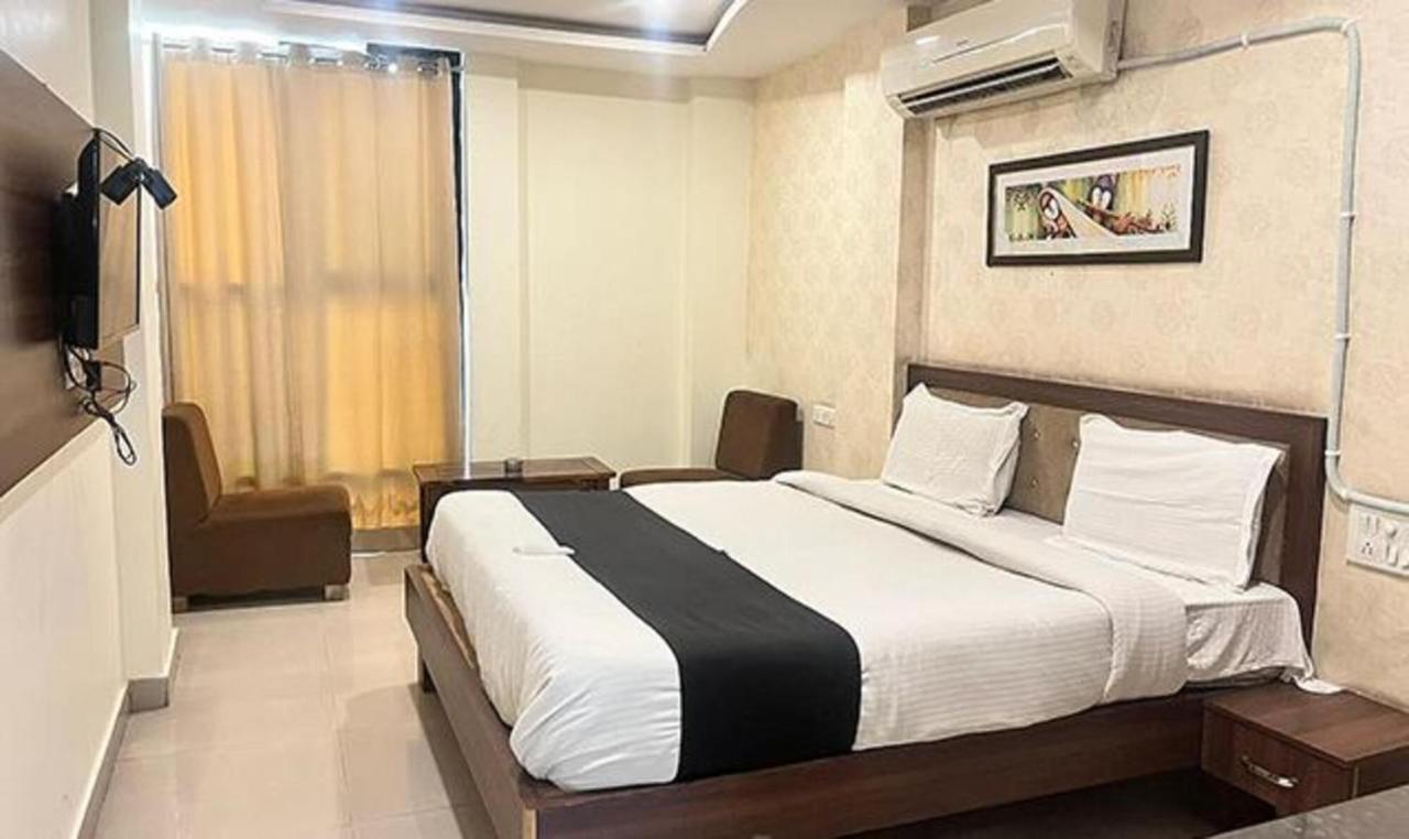 Fabhotel Prime Golden Feather 2*