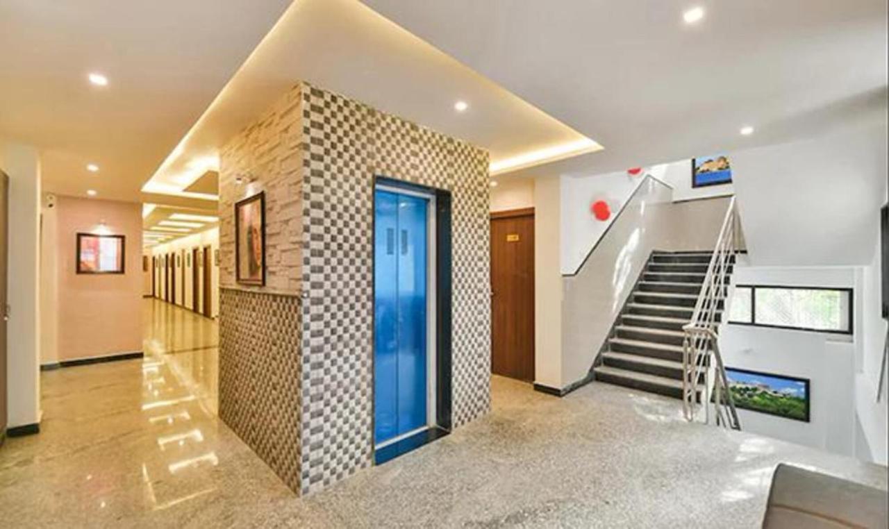 Fabhotel Prime Golden Feather 2*