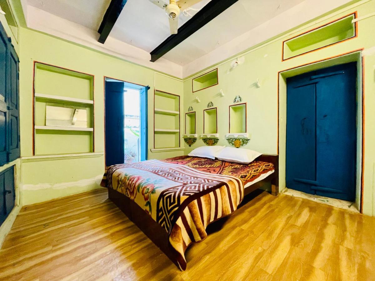 Hostel Mama *