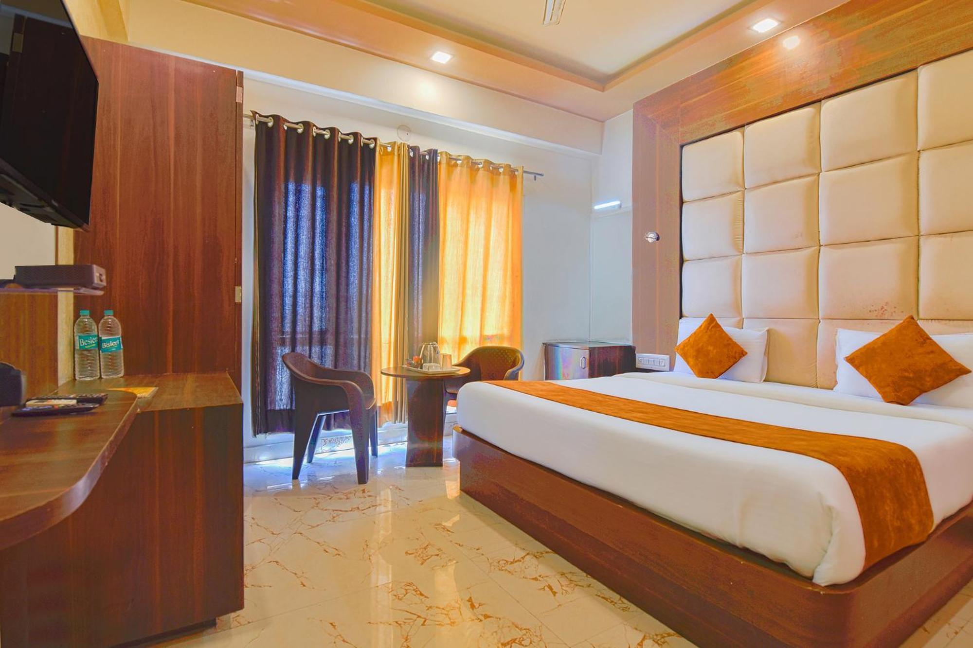 Fabhotel Prime The Royal Galaxy Hotel 3*