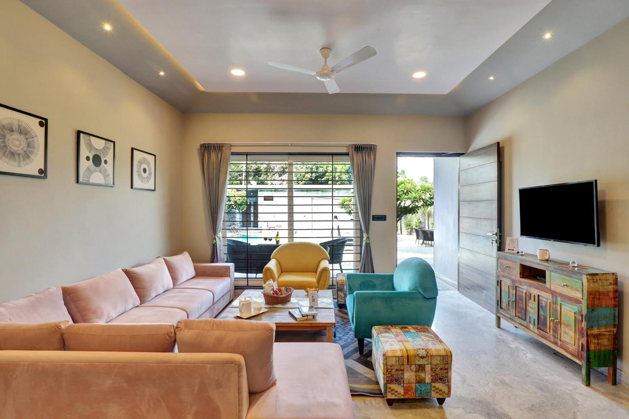 Elivaas Radhyam Luxe 2bhk With Pvt Pool Villa Udaipur